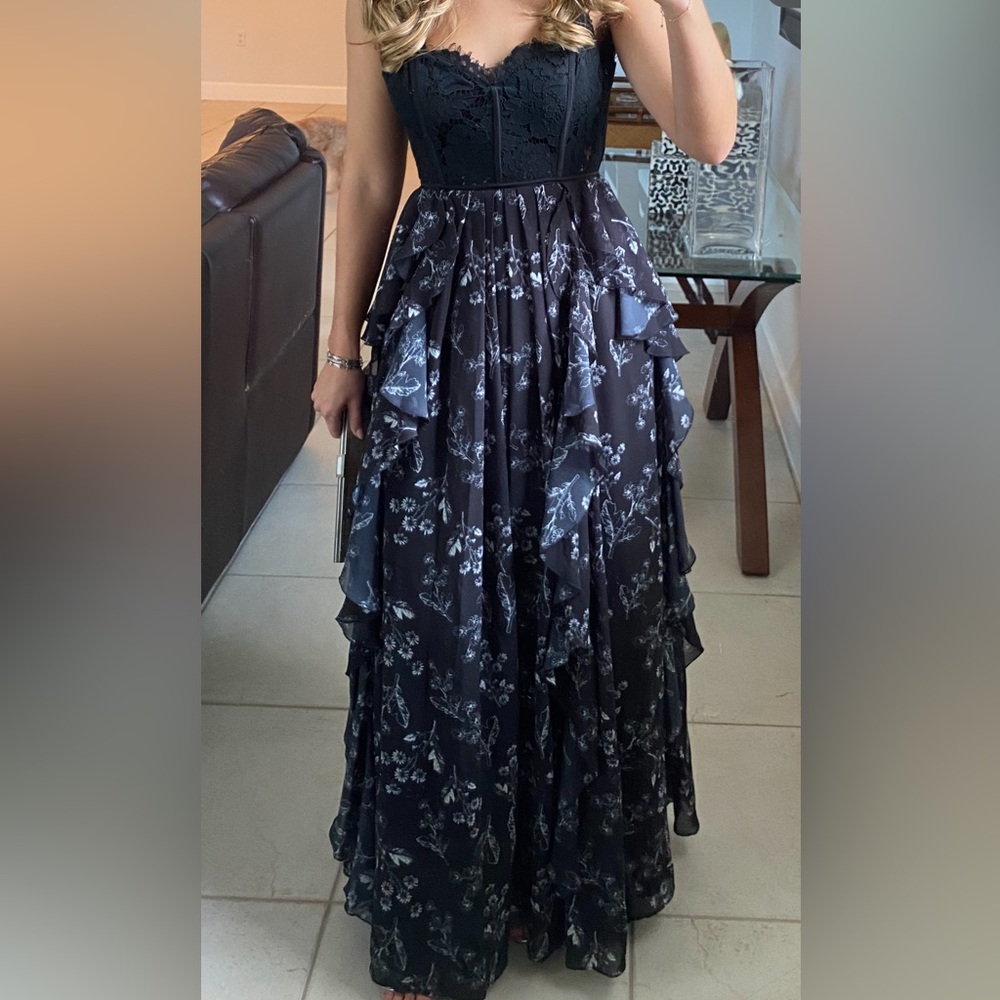 Black Sweetheart Sleeveless Dress
